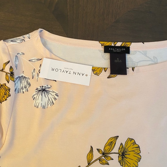 🆕Ann Taylor 3/4 sleeves top - Picture 8 of 9